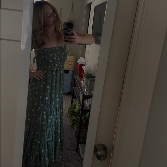 Meet your Posher, Hailey - Picture 2 of 2